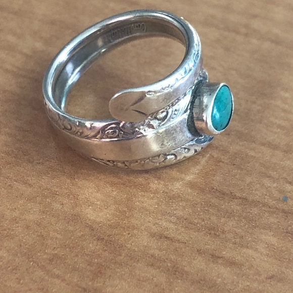 Vintage towle ring with turquoise - Picture 2 of 3